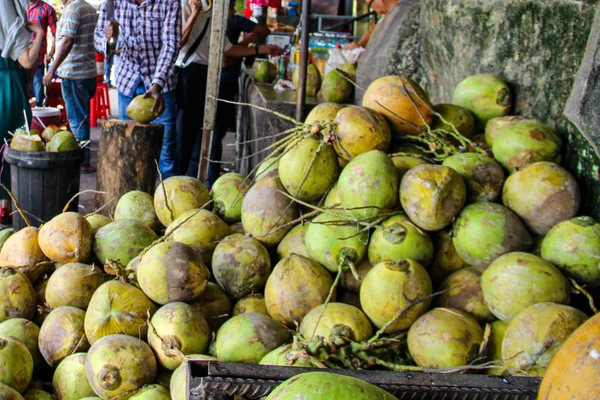 Fresh Green Coconut Fruit Mountain — Stock Photo, Image