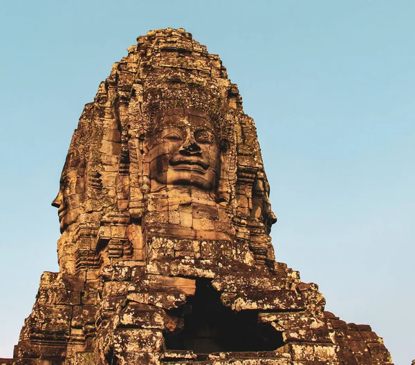 Siem Reap Bayon Tapınağında Gülümseyen Yüz — Stok fotoğraf
