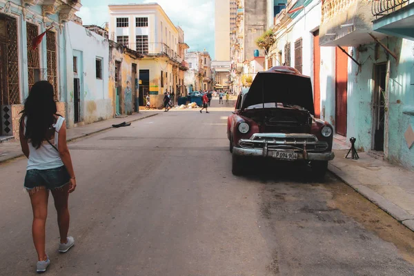 Παλιός Δρόμος Και Κτίρια Στην Αβάνα Κούβα — Φωτογραφία Αρχείου