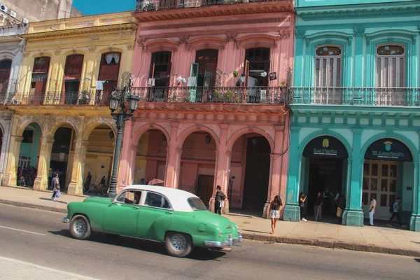 Παλιός Δρόμος Και Κτίρια Στην Αβάνα Κούβα — Φωτογραφία Αρχείου