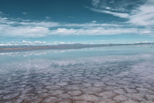 Nekonečné Krajiny Odrazem Jako Zrcadlo Oblohy Salar Uyuni Bolívie — Stock fotografie