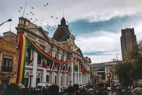 Palazzo Del Governo Circondato Bandiere Paz Bolivia — Foto Stock