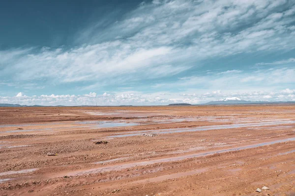 Nekonečné Krajiny Odrazem Jako Zrcadlo Oblohy Salar Uyuni Bolívie — Stock fotografie
