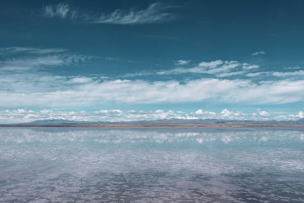 Salar Uyuni Bolivya Gökyüzünün Aynası Gibi Yansımaile Sonsuz Manzaralar — Stok fotoğraf