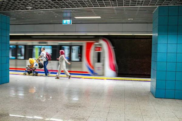 Υπόγειος Σταθμός Μετρό Στο Κακαντκόι Στην Κωνσταντινούπολη — Φωτογραφία Αρχείου