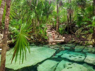 Riviera Maya gizli mücevher Cenote Azul, Yucatan Yarımadası