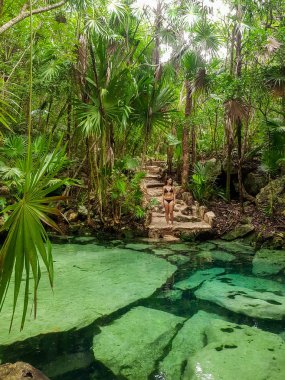 Riviera Maya gizli mücevher Cenote Azul, Yucatan Yarımadası