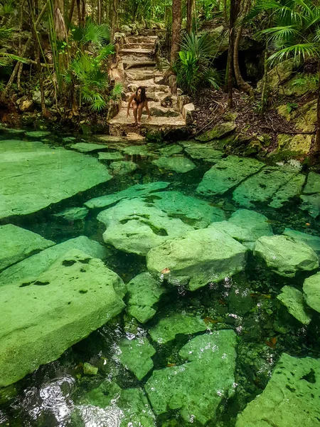 Riviera Maya gizli mücevher Cenote Azul, Yucatan Yarımadası