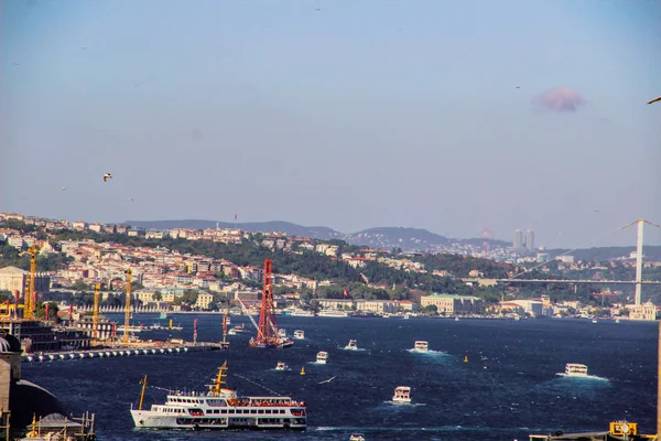 Galatabron Och Bosphorus Med Moskévy Istanbul — Stockfoto