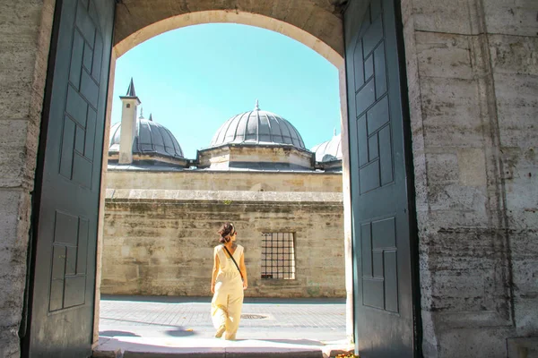Πύλη Εισόδου Του Τζαμί Σουμανιγιέ Στην Κωνσταντινούπολη Τουρκία — Φωτογραφία Αρχείου