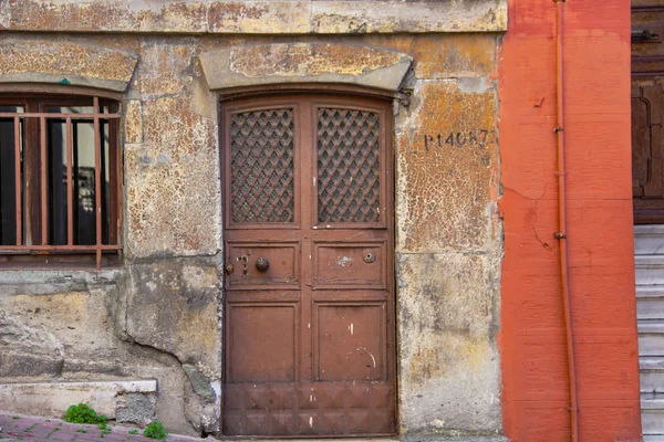 Mur Brique Fenêtre Colorée Dans Rue Balat Istanbul — Photo