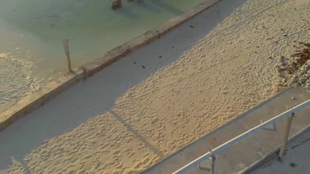 Atardecer Aéreo Desde Isla Onok Paraíso Tropical Con Palmeras Agua — Vídeo de stock