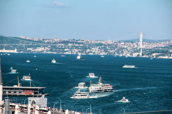 Minaretes Mezquita Puente Del Bósforo Estambul Turquía Mar Mármara Fondo —  Fotos de Stock