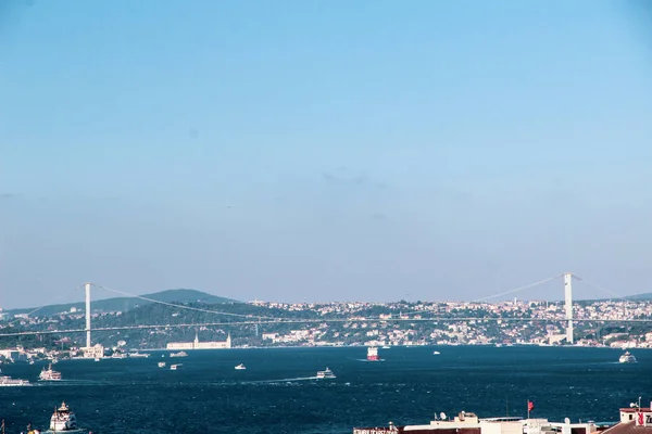 Minarette Der Moschee Und Bosporus Brücke Istanbul Der Türkei Und — Stockfoto