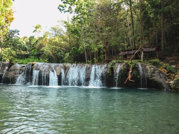 Woman Swinging Rope Pool Waterfalls Cambugahay Falls Siquijor Island Philippines — Stock Photo, Image