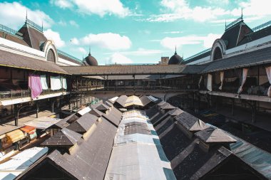 Portekiz 'in Porto şehrinin merkezindeki Bolhao pazarından.