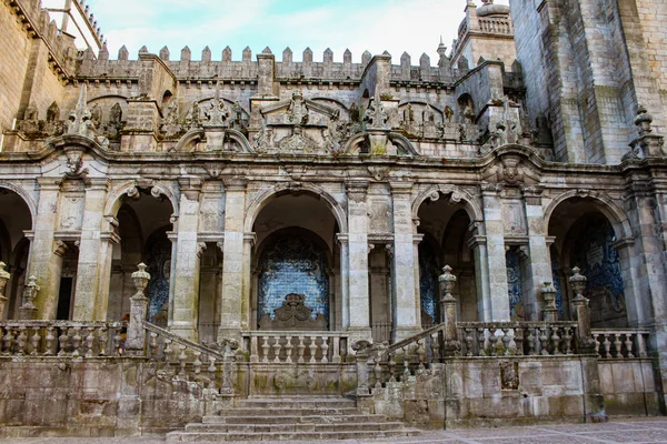 Porto Portugal Edifícios Antigos Coloridos Marcos Com Azulejos Portugueses Tradicionais — Fotografia de Stock
