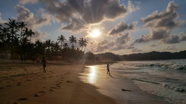 Sayulita Παραλία Όμορφο Ηλιοβασίλεμα Φοίνικες Sayulita Στο Μεξικό — Φωτογραφία Αρχείου