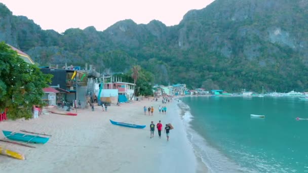 Luchtlandaap Van Nido Beach Vlieg Mensen Die Bij Zonsondergang Het — Stockvideo