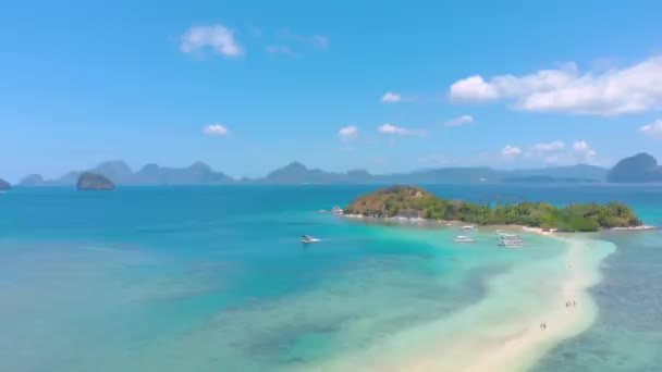 Yılan Adası Nın Havadan Kara Sapı Sandbar Daki Kadın Turkuaz — Stok video