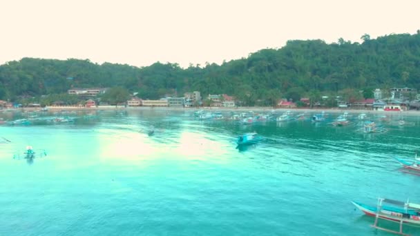 엘니도 횡단하는 해안에 청록색 있습니다 필리핀의 엘니도 방학에 — 비디오