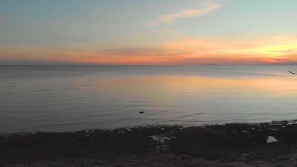 Farbenfroher Sonnenuntergang Auf Den Philippinen Luftbewegung Über Dem Meer Der — Stockvideo