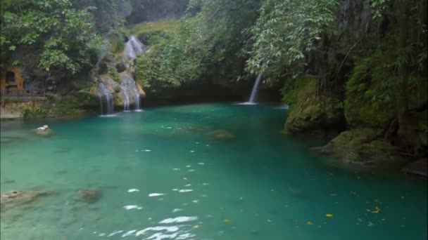 Vista Aérea Cachoeiras Secretas Escondidas Nas Cataratas Kawasan Ilha Cebu — Vídeo de Stock