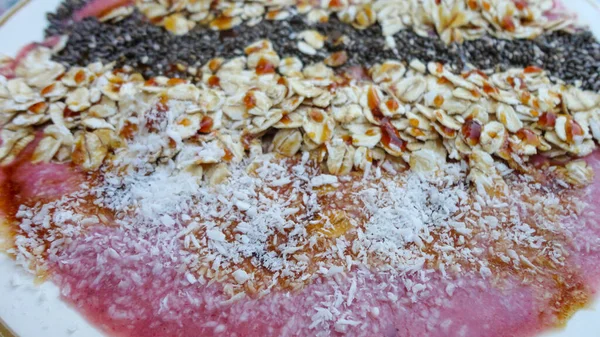 Cuencos Batido Vegano Con Copos Coco Semillas Chía Almendras Granola —  Fotos de Stock