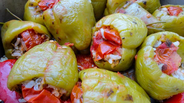 Погляд Традиційну Турецьку Кухню Заправлені Перець Biber Dolmasi Металевій Сковороді — стокове фото