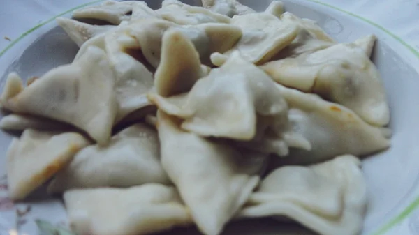 Традиційна Турецька Кухня Ravioli Manti Manlama Використовується Йогуртом Смаженим Соусом — стокове фото