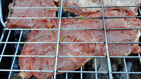 Marha Főtt Egy Szabadtéri Szén Barbecue Barbecue Egy Fém Grill — Stock Fotó
