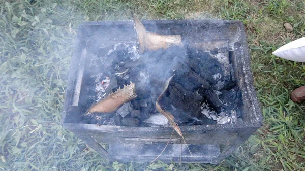 Braseiro Carvão Quente Pronto Para Cozinhar Carne Livre — Fotografia de Stock