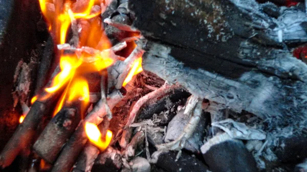 Braseiro Carvão Quente Pronto Para Cozinhar Carne Livre — Fotografia de Stock