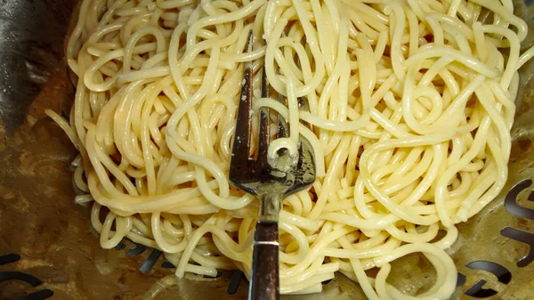 Cuenco Grande Con Pasta Recién Cocida Tenedor Metal Primer Plano —  Fotos de Stock