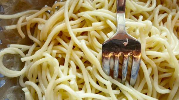 Cuenco Grande Con Pasta Recién Cocida Tenedor Metal Primer Plano —  Fotos de Stock