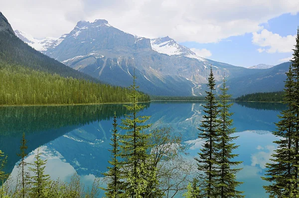 Smaragdové Jezero Ranní Jarní Čas Národní Park Banff Kanada — Stock fotografie
