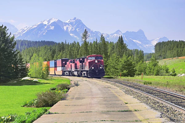 Freight Train Moves Vancouver Calgary Lake Louise Station Canada — Stock Photo, Image