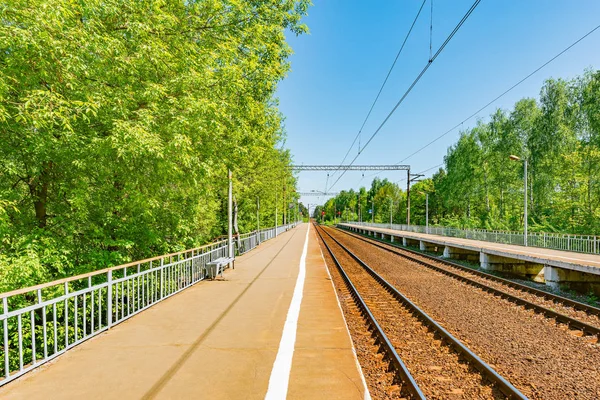 Plataformas Pasajeros Pequeña Estación Ferroviaria — Foto de Stock