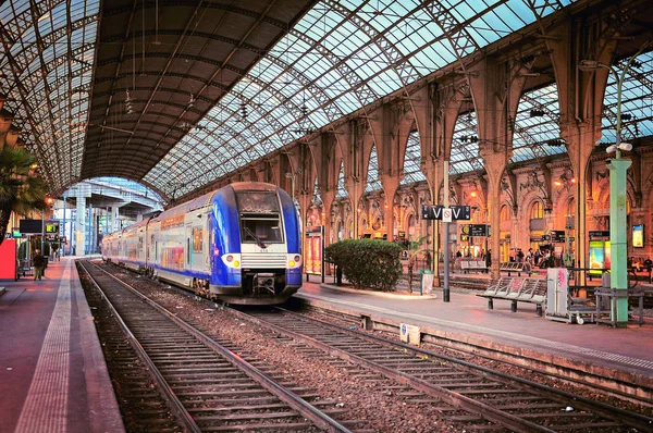 Nice France May 2012 Passenger Local Train Arrives Patform — Stock Photo, Image