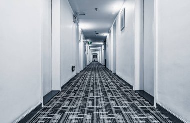 Dar koridorlu lüks prestij otel.