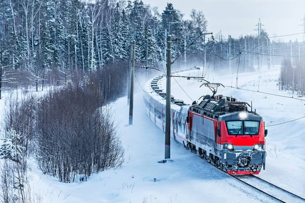 Moderno Trem Alta Velocidade Aproxima Estação Manhã Inverno — Fotografia de Stock