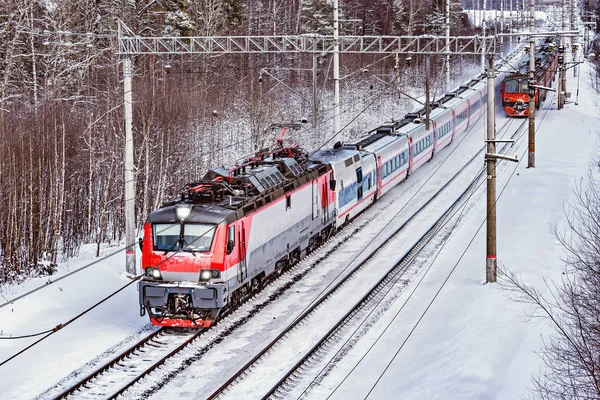 Tren Moderno Alta Velocidad Mueve Rápido Invierno Por Mañana — Foto de Stock