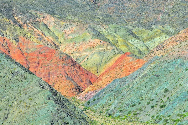 Kolorowe góry. Pejzaż z Andów. — Zdjęcie stockowe