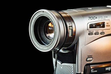 Eski vhs video beyaz arka plan üzerinde izole kamera bölüm.