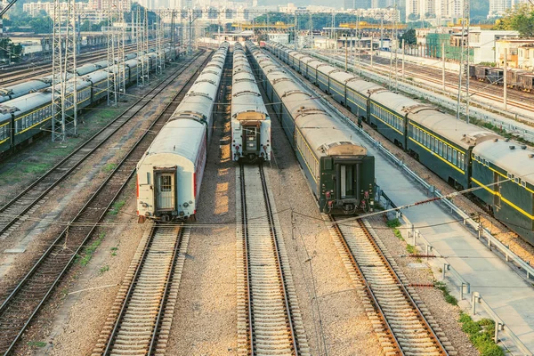 Estação ferroviária durante o dia. Shenzhen. China . — Fotografia de Stock