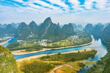 Li Nehri ve karstik Dağları Yangshuo yakınında. Guangxi eyaleti. Çin.