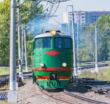 Retro dizel lokomotif Te-3 Pro-Motion-Expo fuarında. Lokomotif Te-3 1954 yılından beri üretildi.