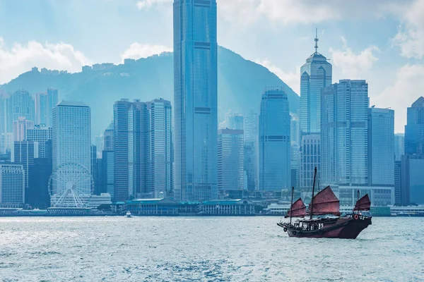 香港港口的复式小轮 — 图库照片