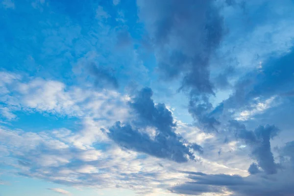 Красочные Облака Перед Дождём Закате — стоковое фото