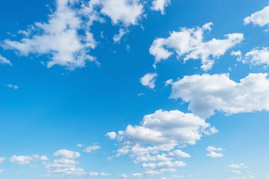 Gündüzleri gökyüzünde inanılmaz bulutlar..